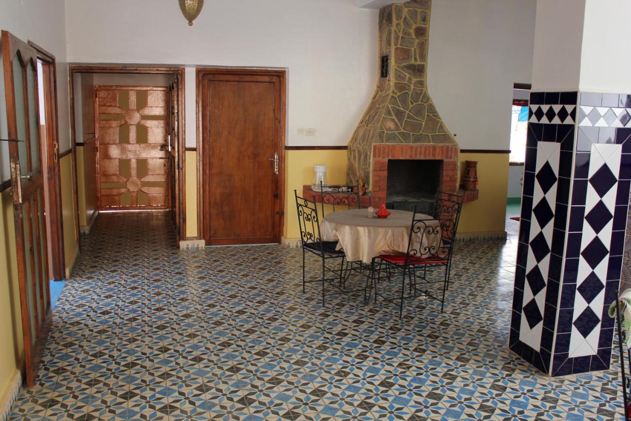 Hostel Kasbah Lucas Akhendachou n'Ait Ouffi Exterior foto